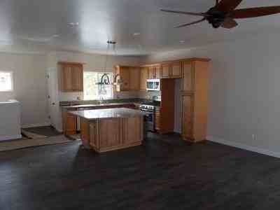 E. 15th Street - 222 1/2 - Photo 3 of 20