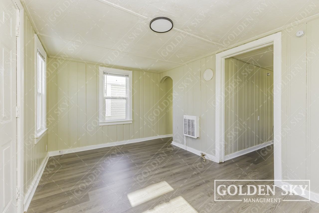 2011 East 18th Street - Unit 03 - Photo 6 of 8