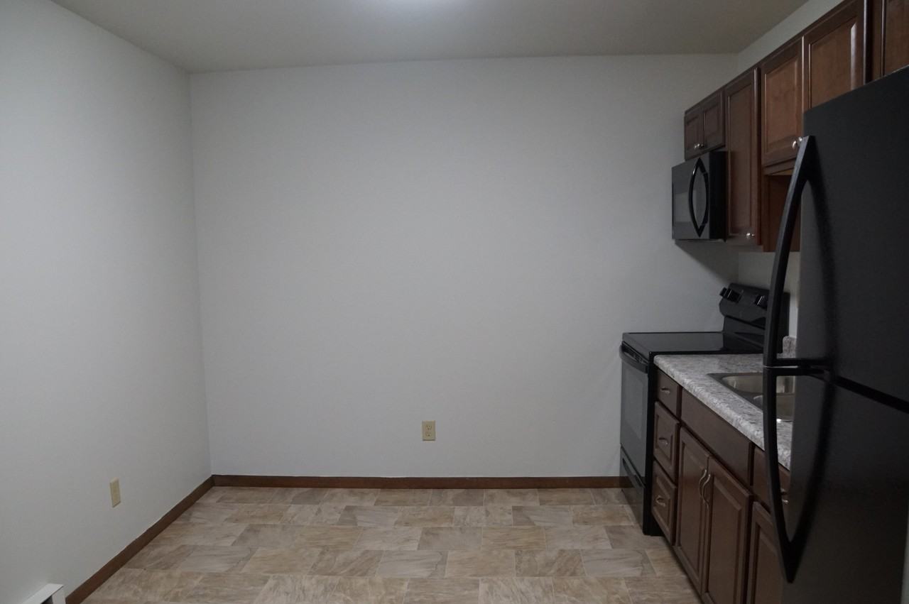 1100 & 1120 19th St. - Photo 2 of 21