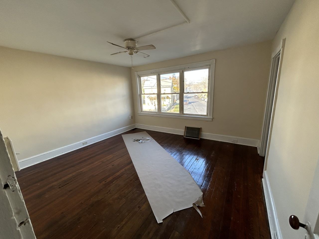 404 Porter Ave - Photo 2 of 10