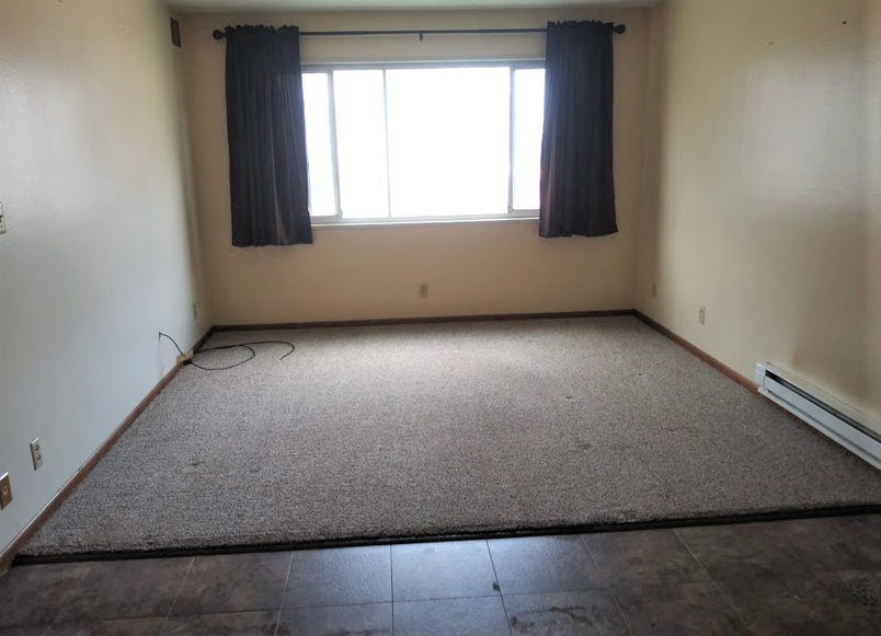 1810 A Ave - Photo 2 of 18