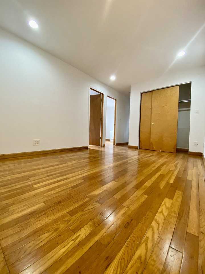 370 West 30th Street - Photo 3 of 30