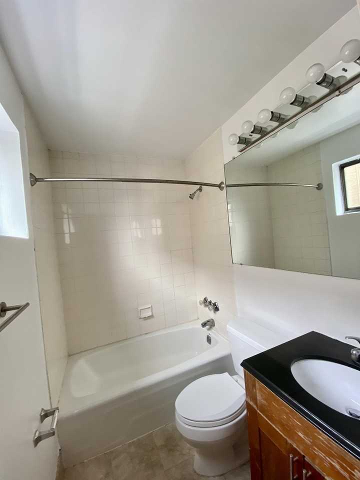 370 West 30th Street - Photo 6 of 30