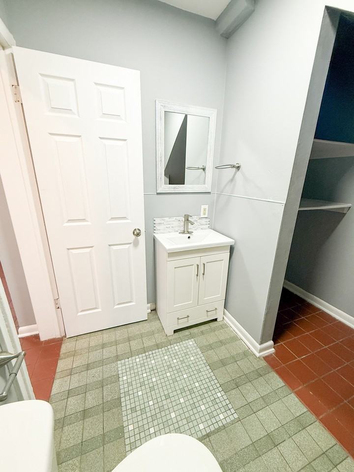 142 - 146 Hutchinson - Photo 5 of 10