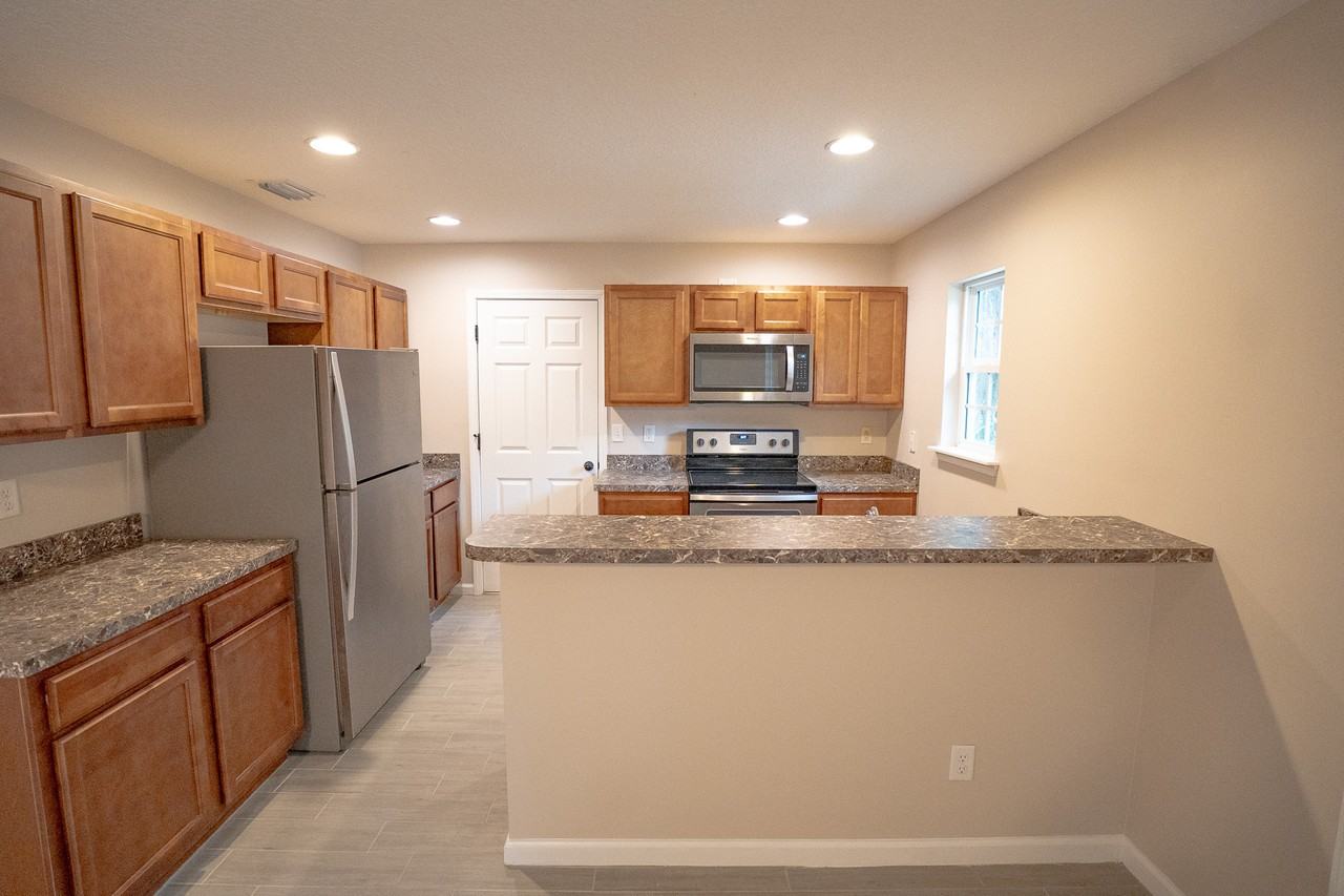 818 Bay Street - Photo 2 of 11