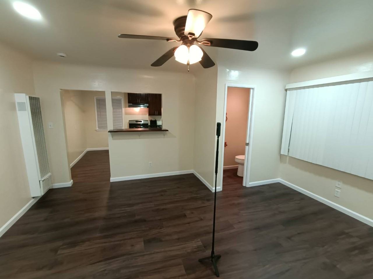 10304 1/2 Paramount Blvd - Photo 5 of 10