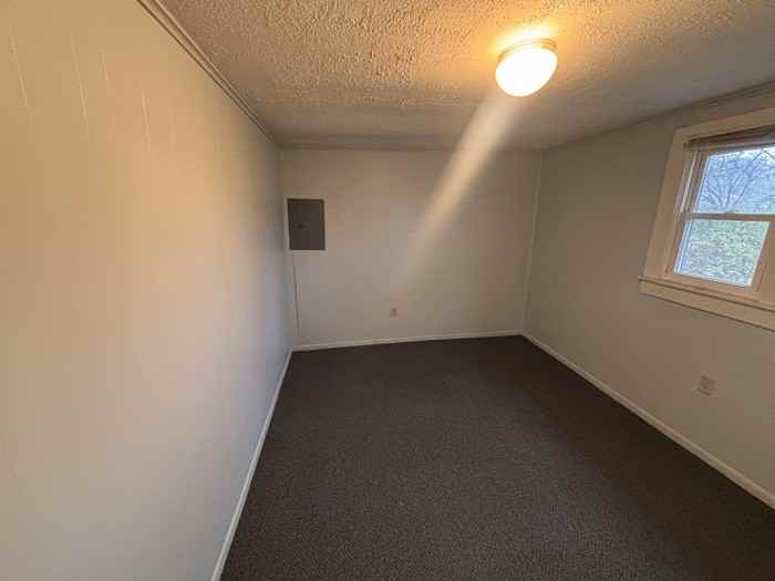 124 39th Ave N #B - Photo 6 of 10