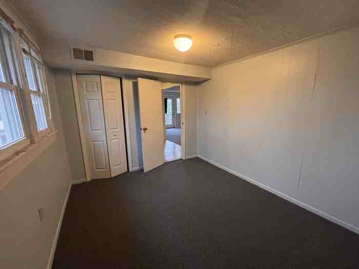 124 39th Ave N #B - Photo 7 of 10