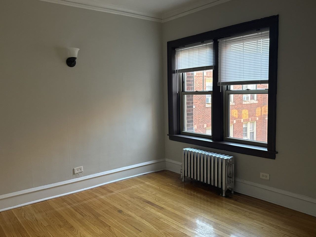 W Montrose Ave #3A - Photo 5 of 16