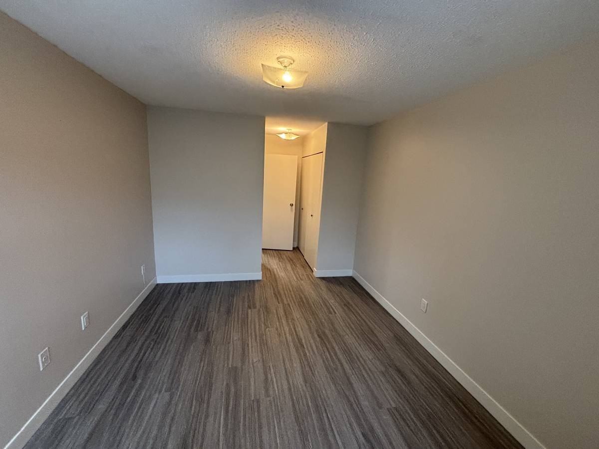 5544 16 Avenue #206 - Photo 5 of 12