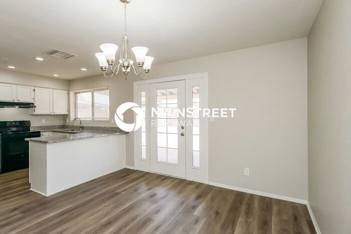 2249 E Gable Ave - Photo 5 of 16