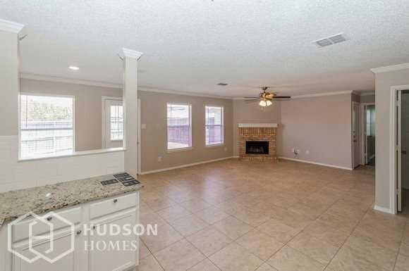 1472 Englewood Drive - Photo 5 of 19