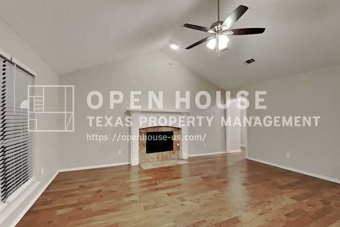 923 Heatherwood Dr - Photo 4 of 20