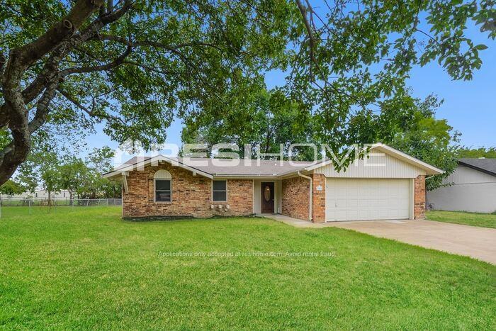 1008 N 4th St - Photo 2 of 20