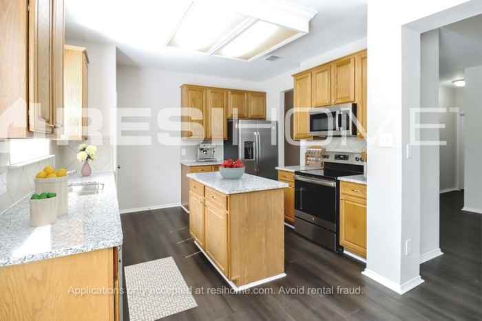 2610 Nash Dr - Photo 3 of 22