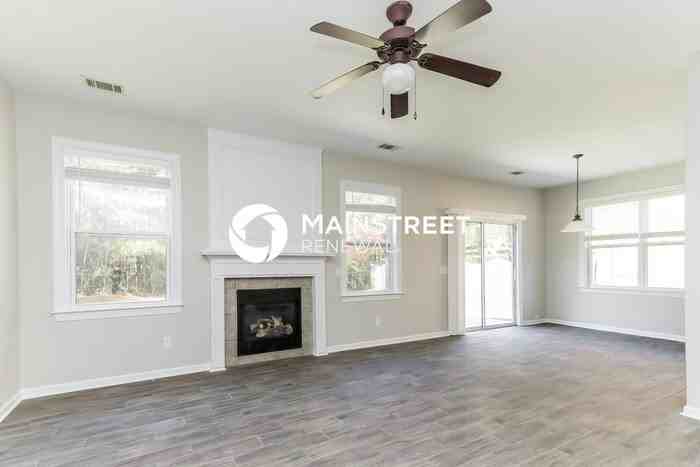 2520 Mockingbird Ln - Photo 2 of 17