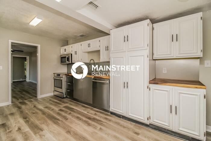 1335 E 3rd Ave - Photo 6 of 16