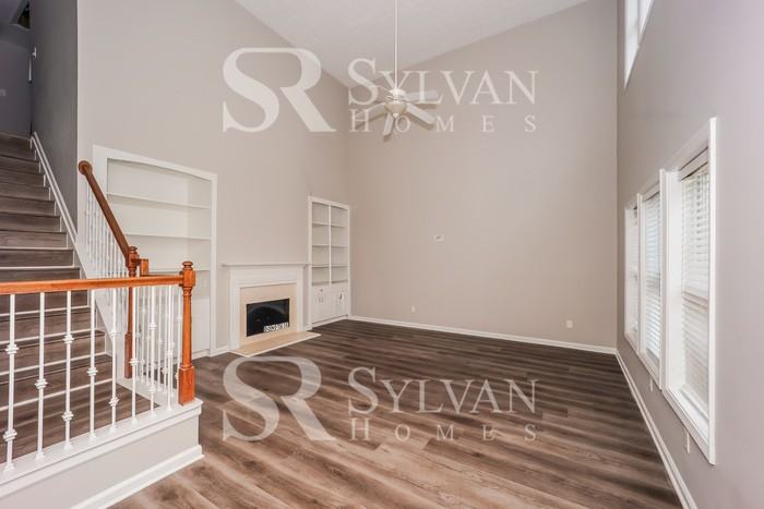 2305 Village Green Dr - Photo 3 of 16