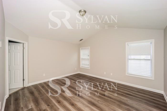 2305 Village Green Dr - Photo 7 of 15