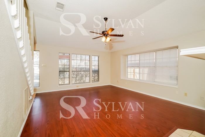 1201 Weatherford Dr - Photo 3 of 15