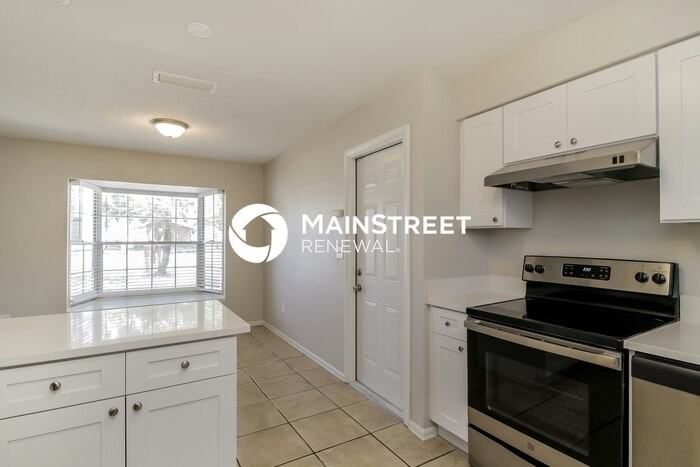 1035 Country Club Boulevard - Photo 6 of 16