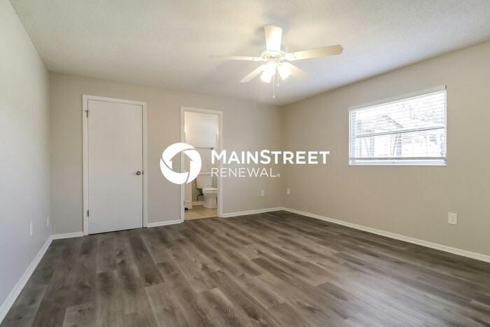 1035 Country Club Boulevard - Photo 7 of 16