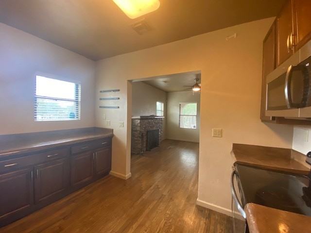 2004 E 8th St - Photo 5 of 25