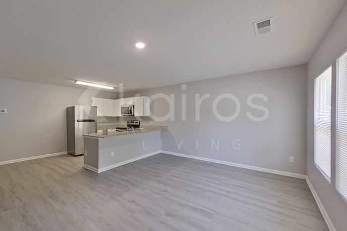 302 Cedar Rdg - Photo 2 of 19