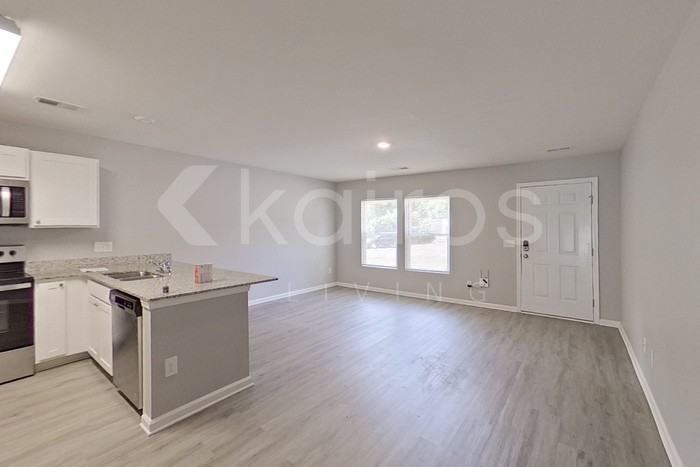 302 Cedar Rdg - Photo 7 of 19