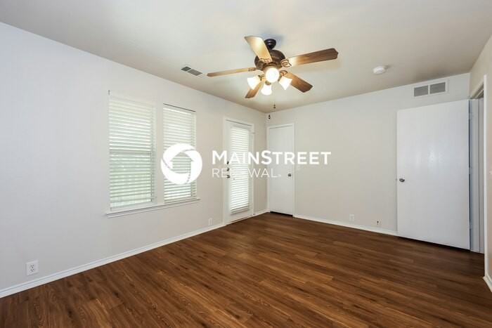 4129 Macy Ln - Photo 4 of 17