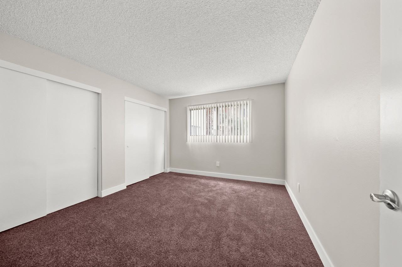 918 S. Webster - Photo 5 of 6