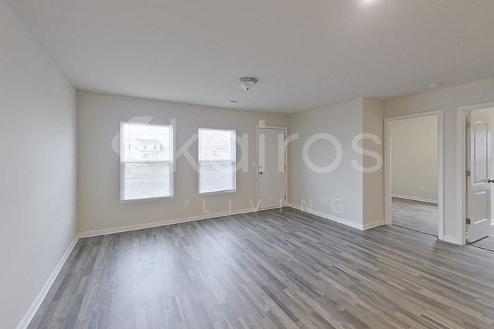 1237 Zoysia Dr - Photo 2 of 24