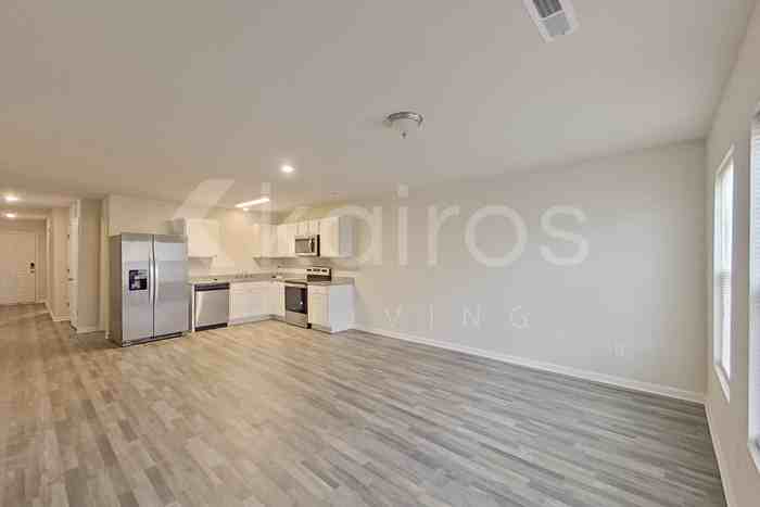 1237 Zoysia Dr - Photo 4 of 24