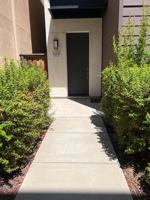 featured image of 1010 Mudie Lane