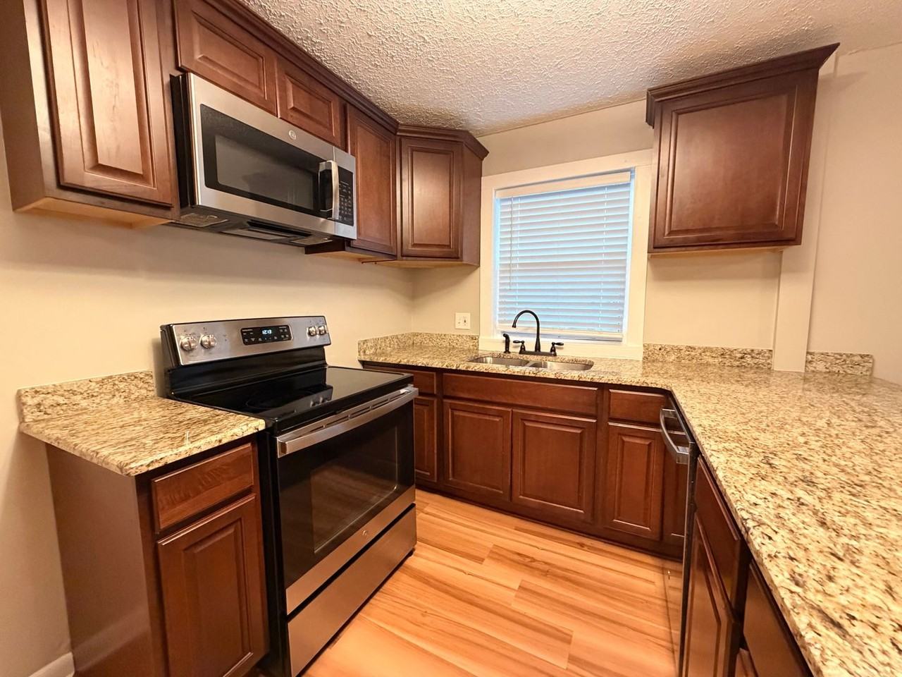 239 Moreland Way - Photo 2 of 13