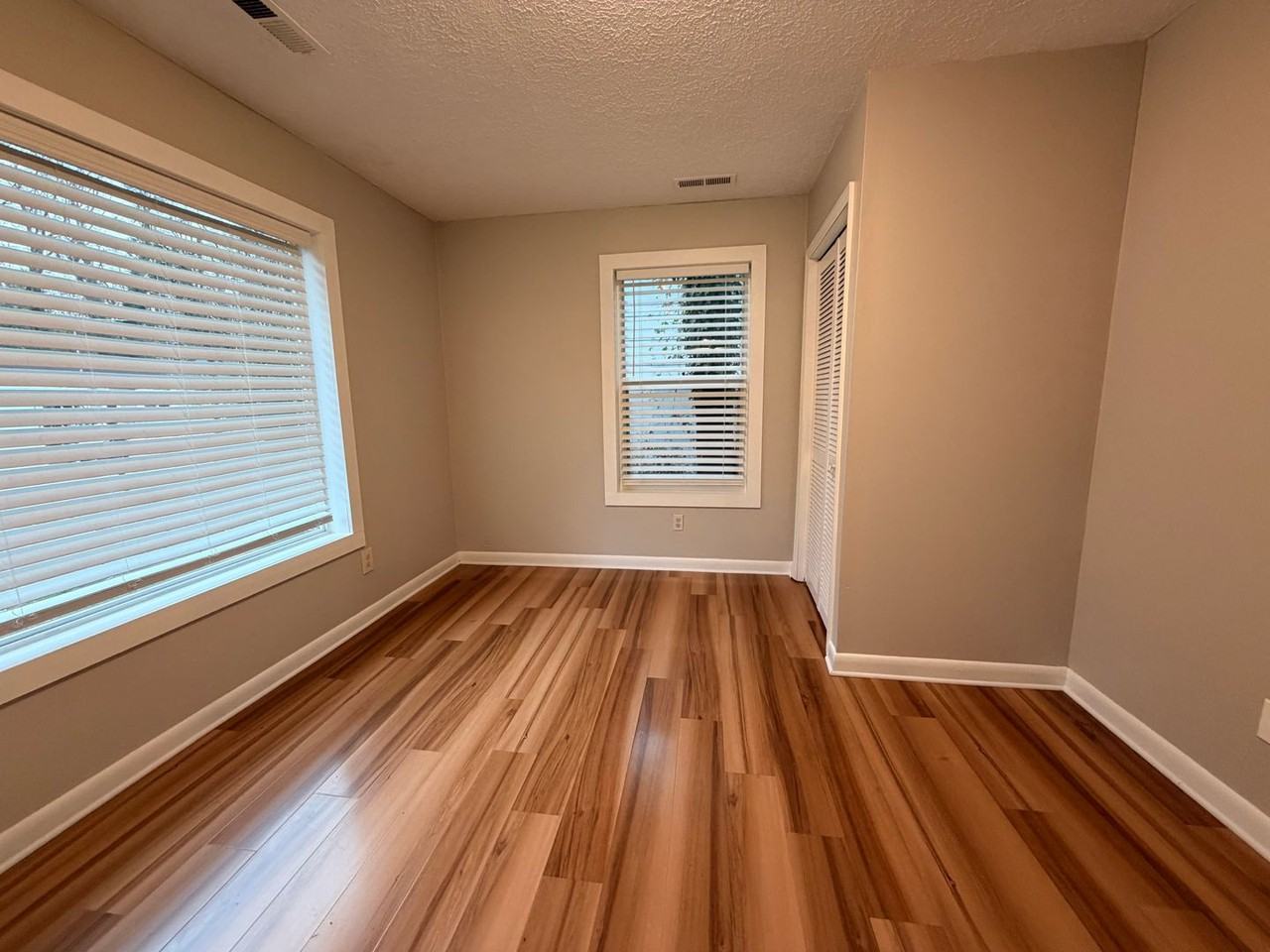 239 Moreland Way - Photo 3 of 13