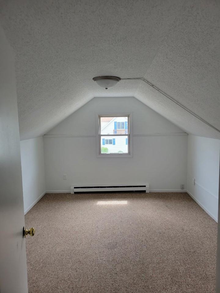 416 Conro Street - Photo 3 of 8