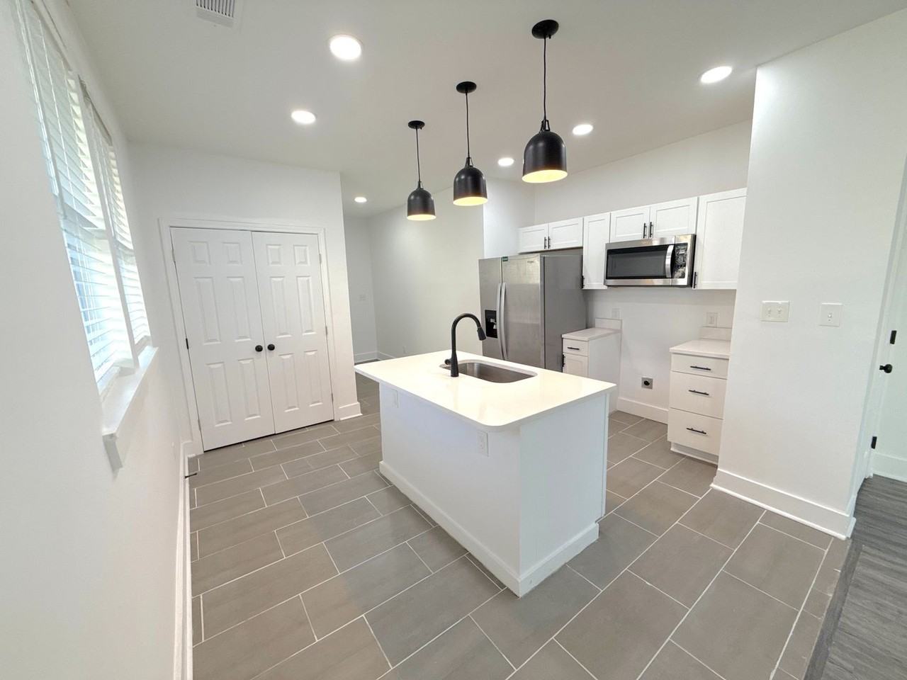 760 N Mcneil St - Photo 2 of 12