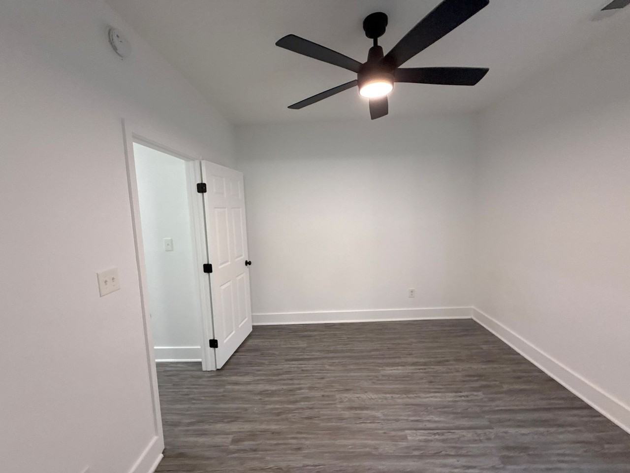 760 N Mcneil St - Photo 5 of 12