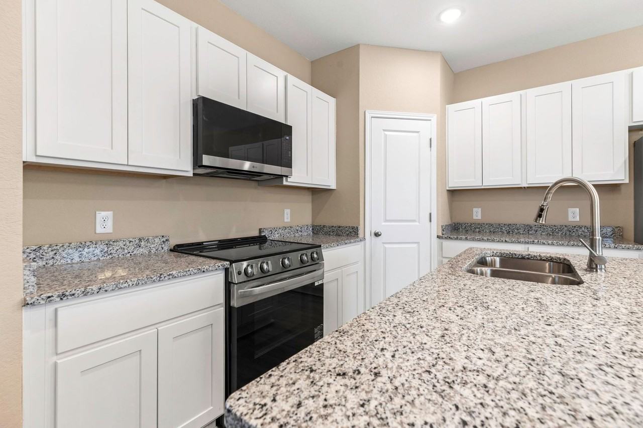 2819 San Antonio #102 - Photo 7 of 28