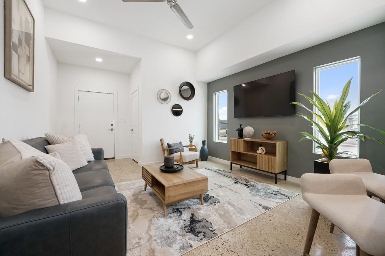 3925 Jenna Ln - Photo 3 of 10