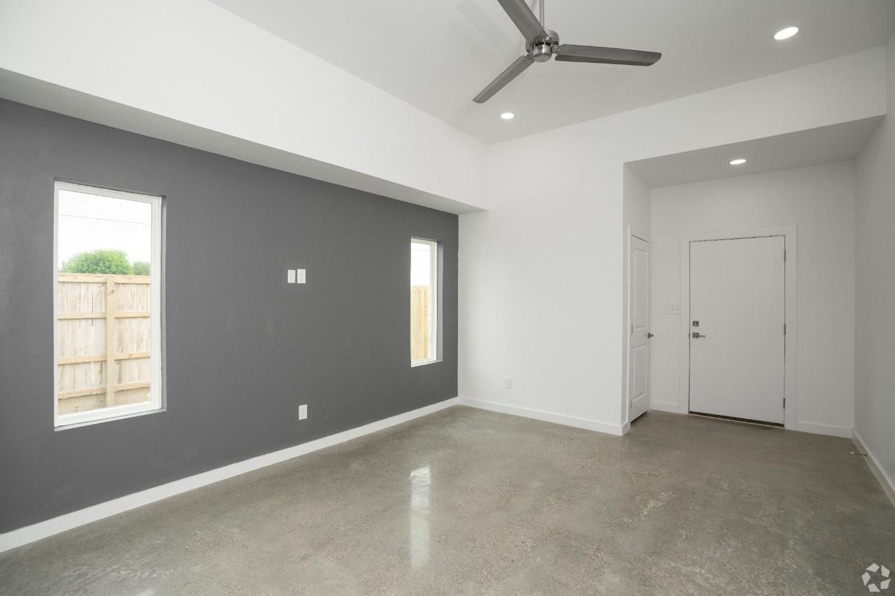 4000 Peach Ln - Photo 5 of 9