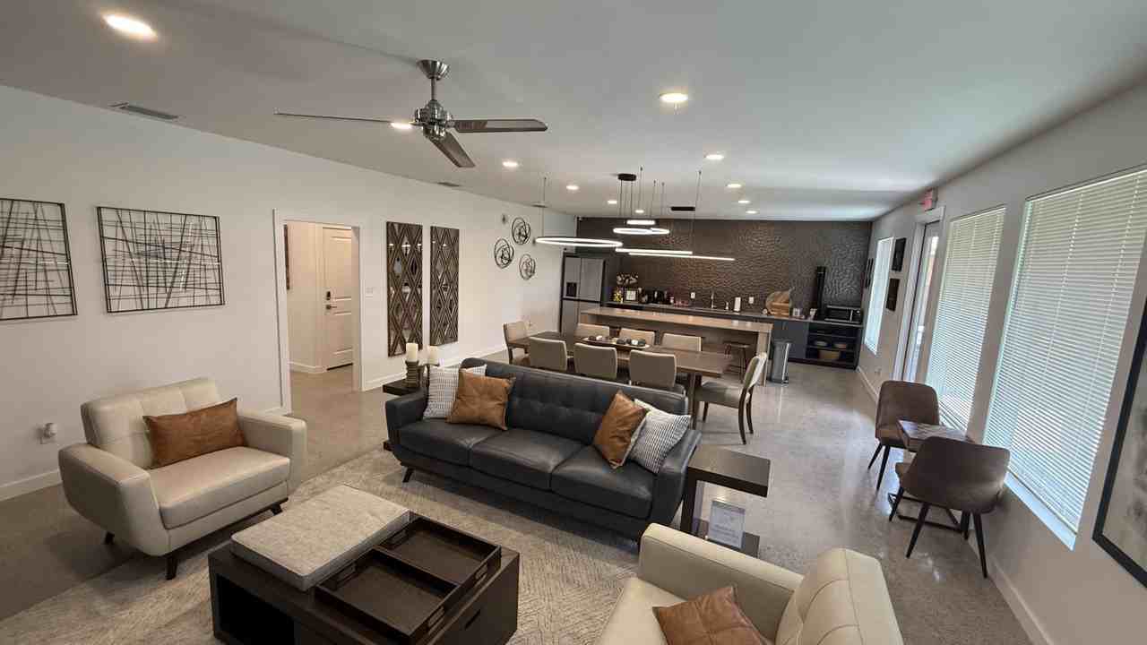 4000 Peach Ln - Photo 7 of 9