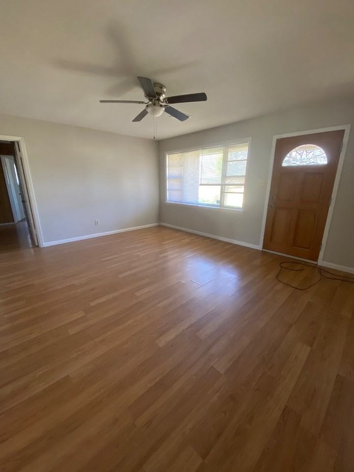 4215 Elaine Street - Photo 6 of 19