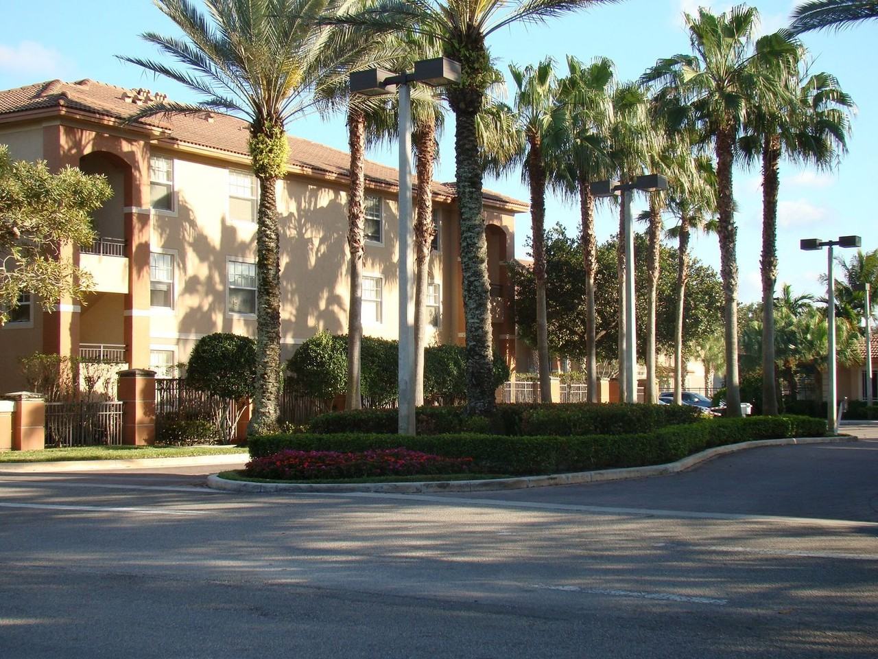 10132 Northwest 33rd Street