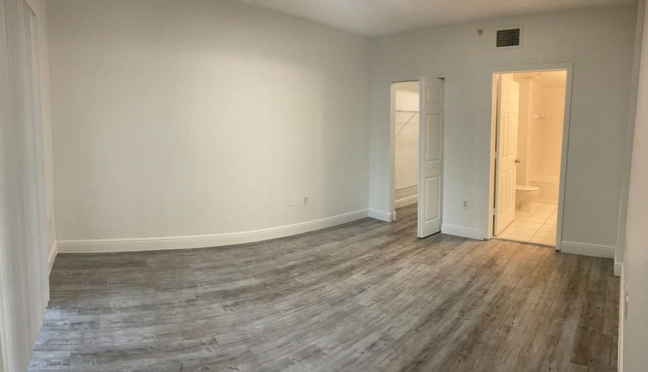 10132 Northwest 33rd Street - Photo 7 of 17