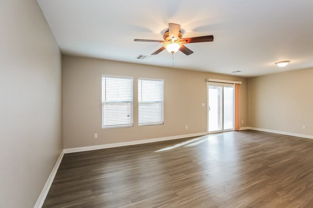 7942 Bliss Hill Ct - Photo 5 of 17