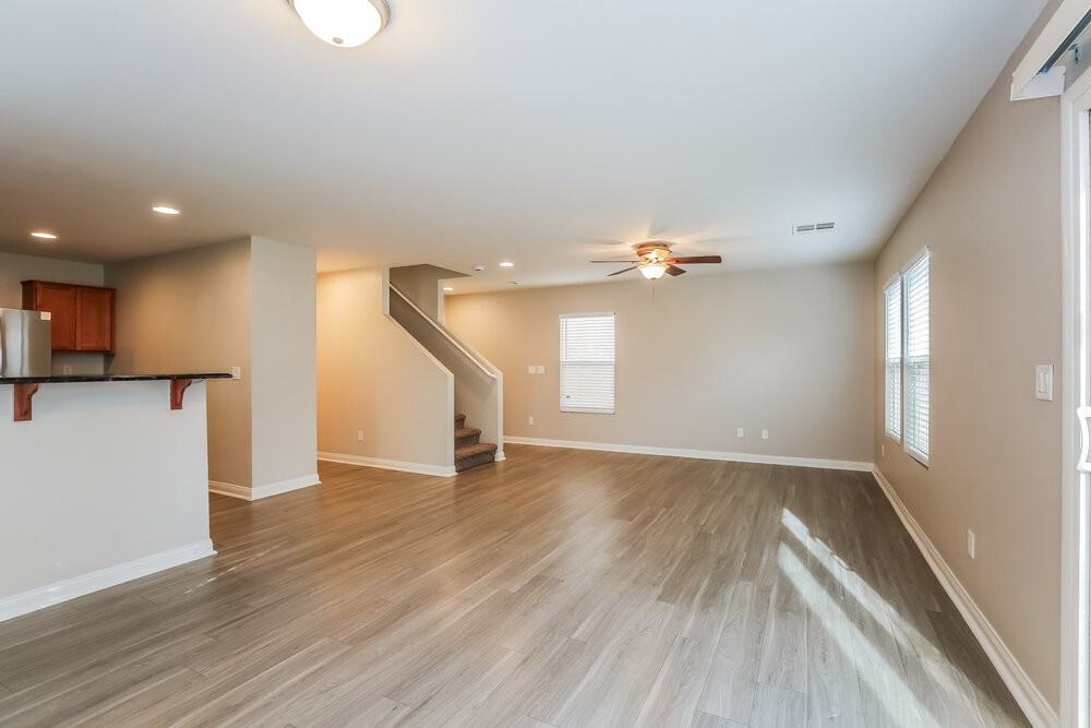 7942 Bliss Hill Ct - Photo 7 of 17