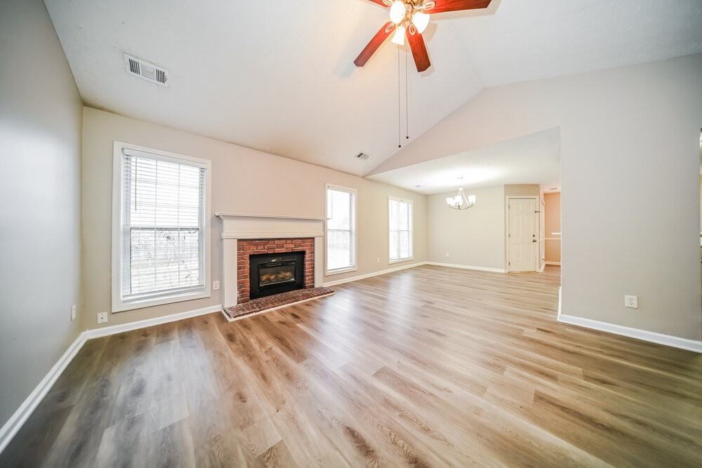 260 Landing Dr - Photo 4 of 16