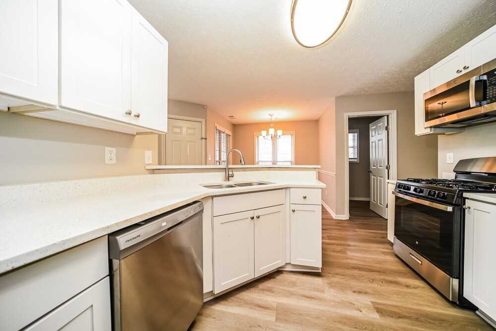 260 Landing Dr - Photo 7 of 16